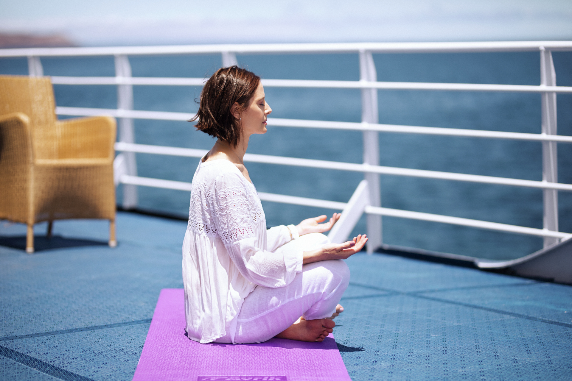 Gymmet är utrustat med yogamattor, vikter, löpband och två stationära cyklar