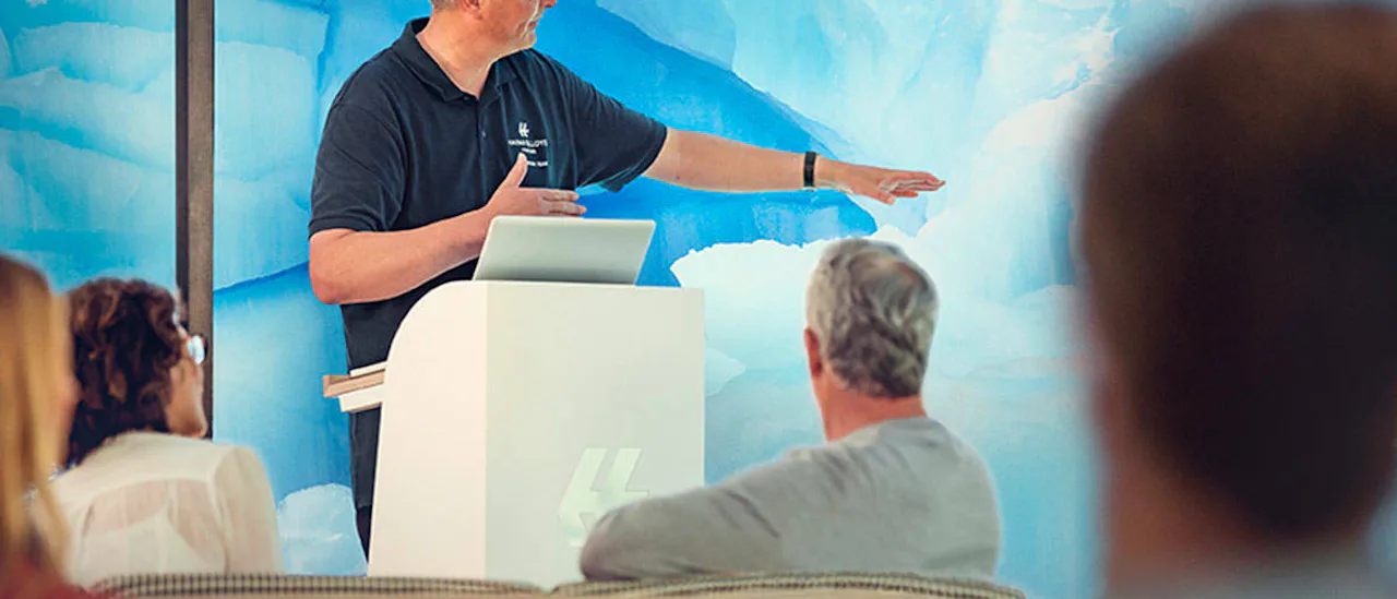 Listen to the knowledge of the experts during their daily presentations in the HanseAtrium