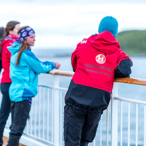 Ett team av experter ombord