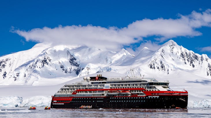 HX Hurtigruten Expedition