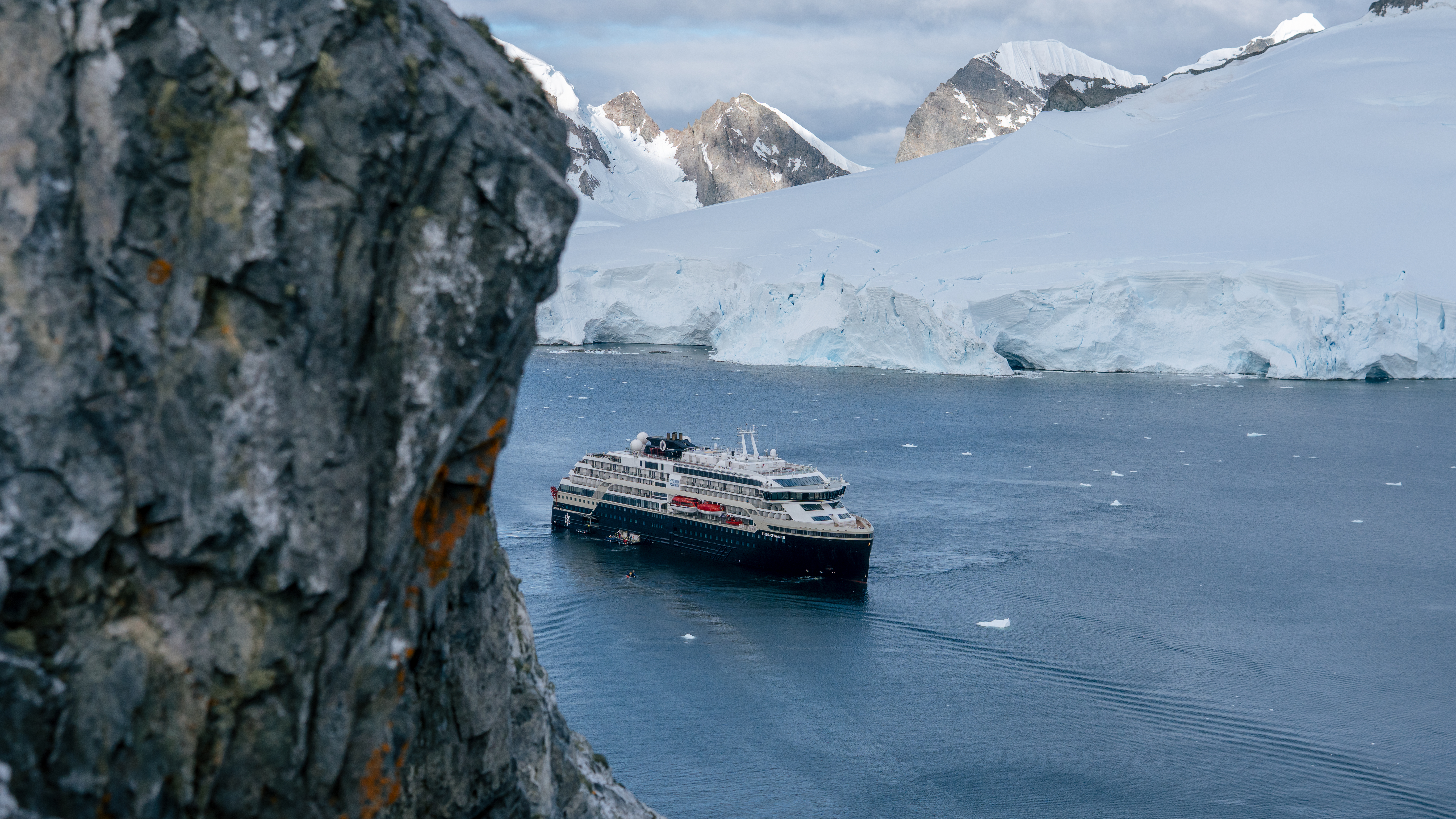 MS Fridtjof Nansen fartyg i Antarktis 