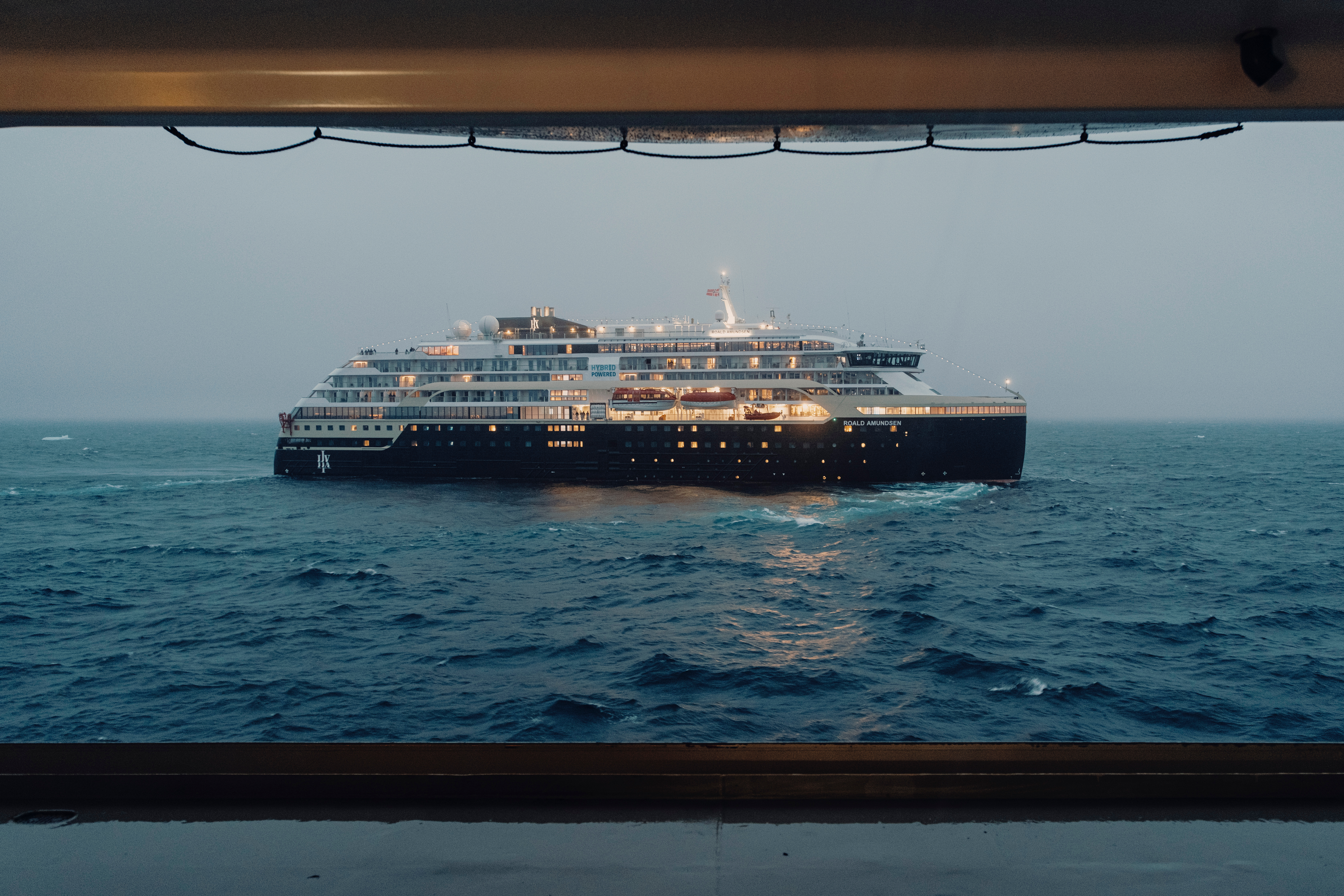 MS Roald Amundsen fartyg i Nordvästpassagen