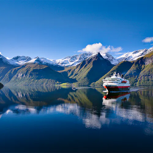 En midsommarkryssning med Hurtigruten